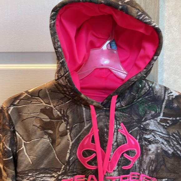 RealTree Women ‘s Camo Hoodie - Picture 2 of 8